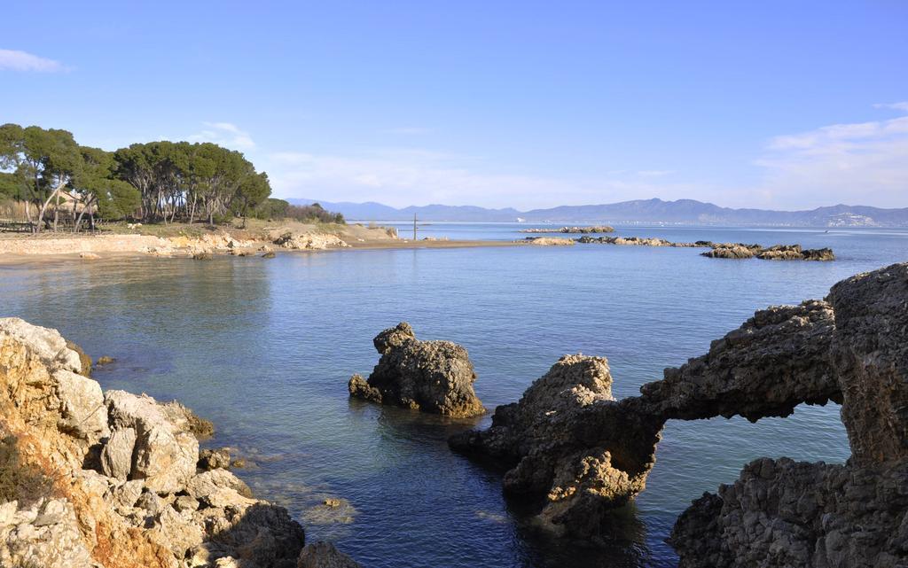 Hotel Fundacio L'Olivar Sant Pere Pescador Szoba fotó